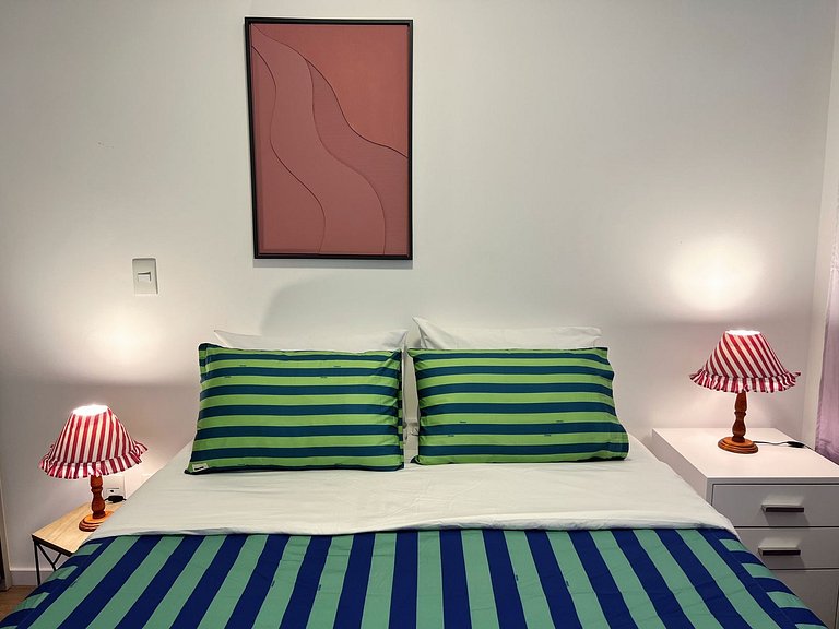 Memphis Design • Apto Climatizado | Gleba Palhano