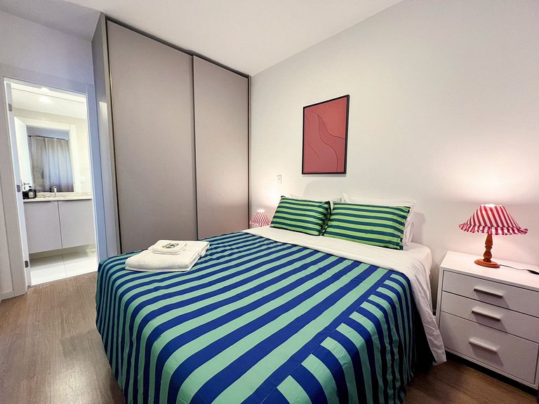 Memphis Design • Apto Climatizado | Gleba Palhano