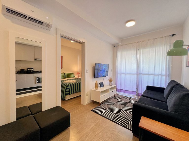 Memphis Design • Apto Climatizado | Gleba Palhano