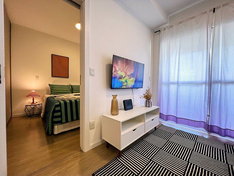 Memphis Design • Apto Climatizado | Gleba Palhano