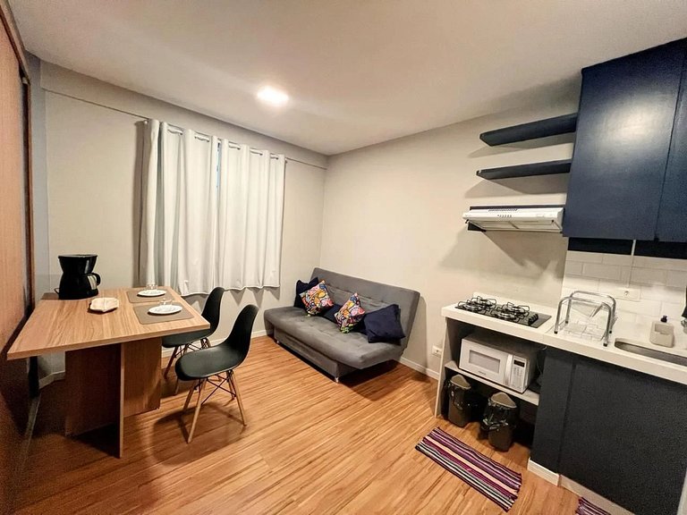 Apto • Quarto Climatizado | Região Central
