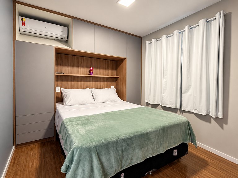 Apto • Quarto Climatizado | Região Central